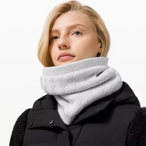 Lululemon Fleece-Lined knit Neck Warmer